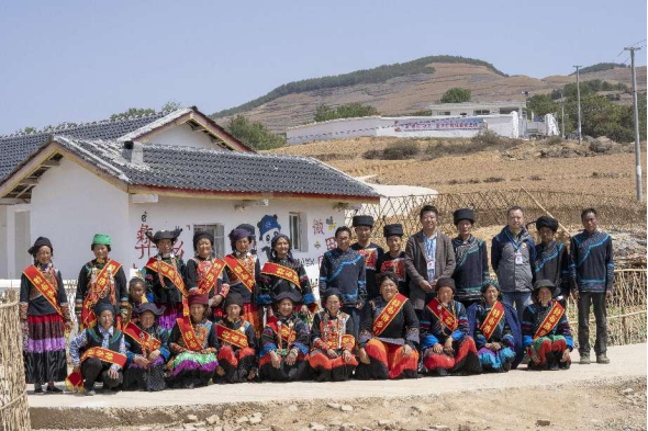 ��ɽ����70���� �� �۽������桱��׼��������ƴ���ɽ��ȫ�ƽ���������